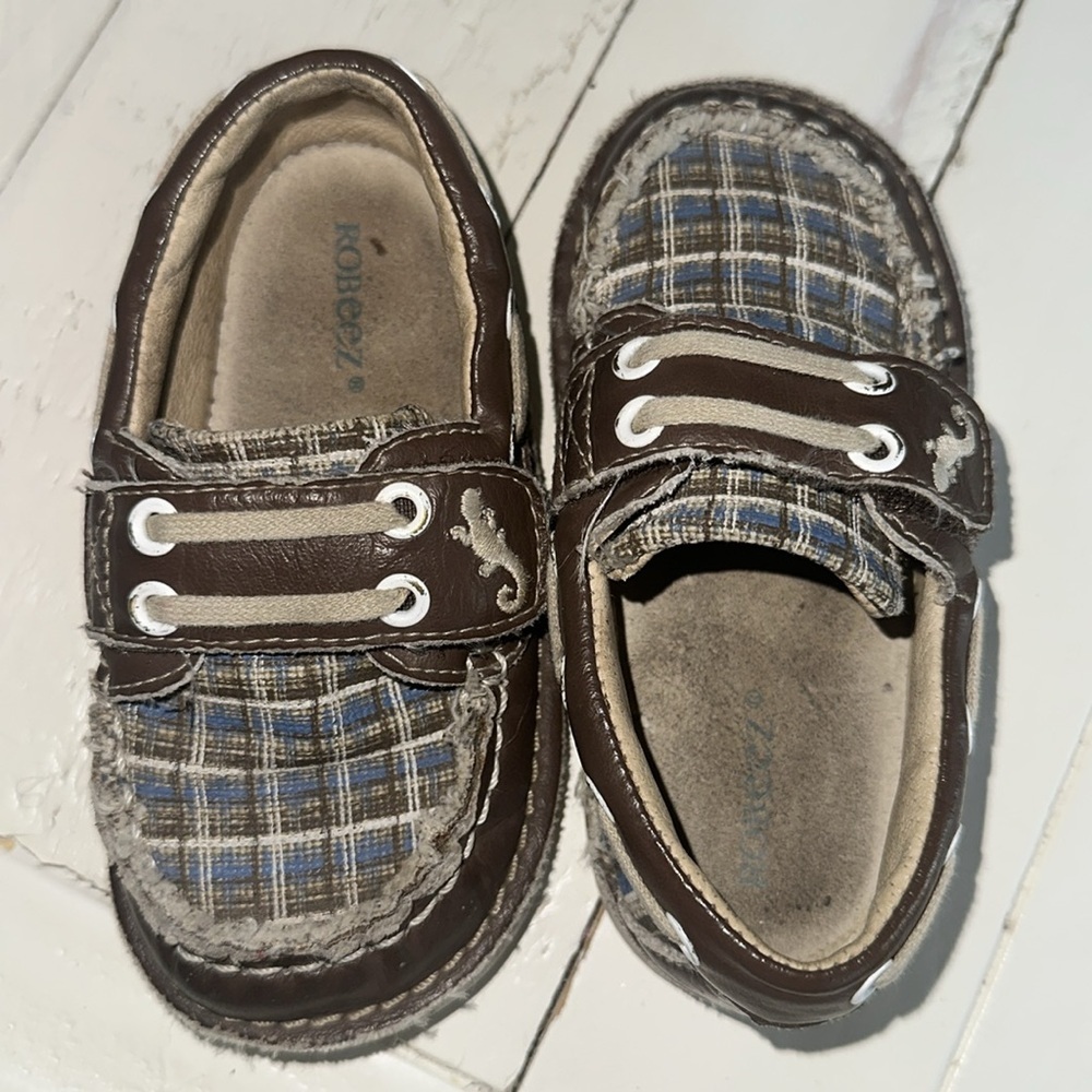 12/24m  Robeez plaid boat shoes brown with blue used but good condition
